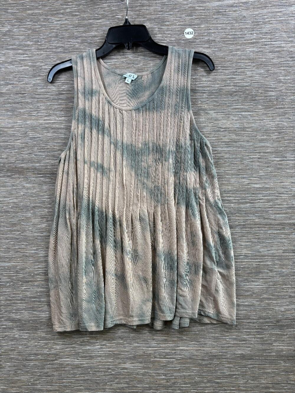POL Tank Top Womens Size L Beige Tie Dye Pleated Round Neck Casual